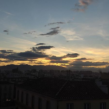 Livemalaga Victoria Suites Bagian luar foto