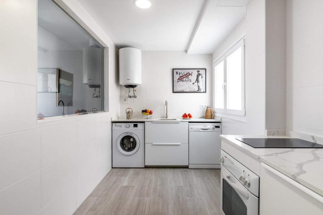 Livemalaga Victoria Suites Bagian luar foto