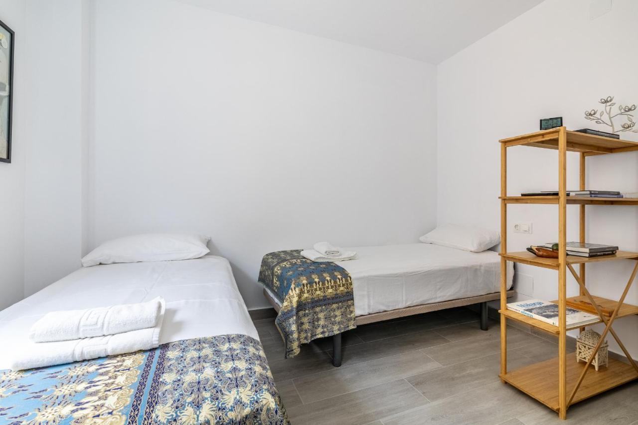 Livemalaga Victoria Suites Bagian luar foto