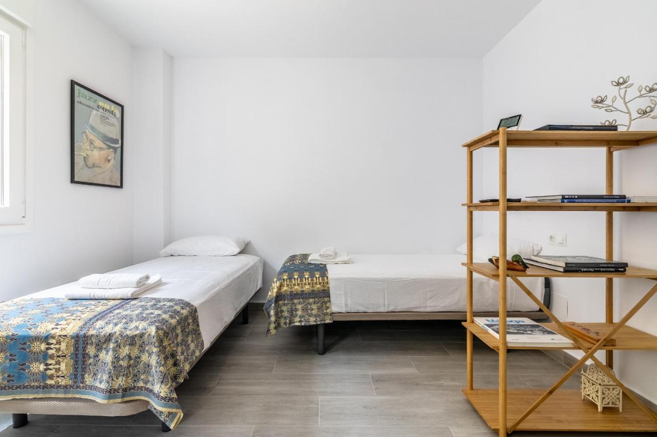 Livemalaga Victoria Suites Bagian luar foto