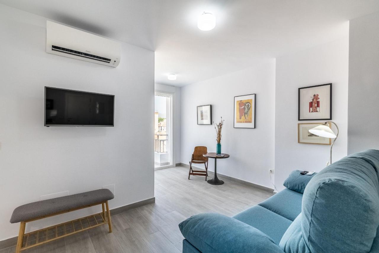 Livemalaga Victoria Suites Bagian luar foto