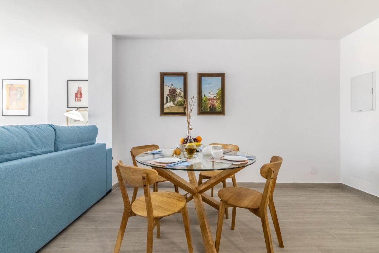 Livemalaga Victoria Suites Bagian luar foto