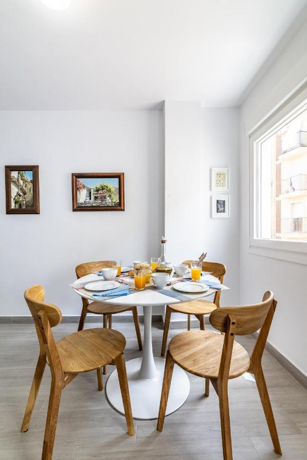 Livemalaga Victoria Suites Bagian luar foto