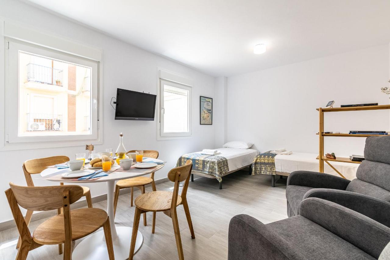Livemalaga Victoria Suites Bagian luar foto