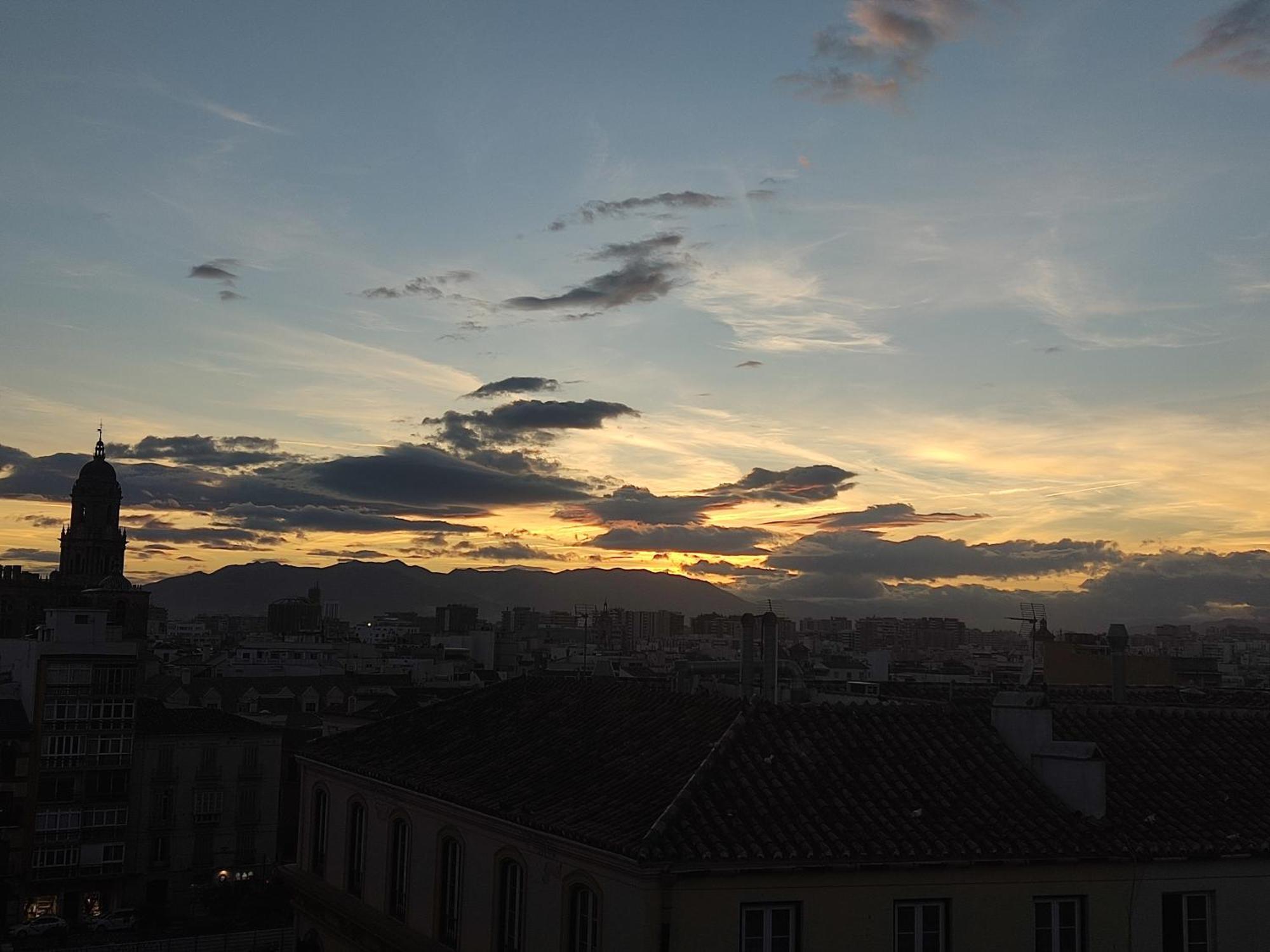 Livemalaga Victoria Suites Bagian luar foto